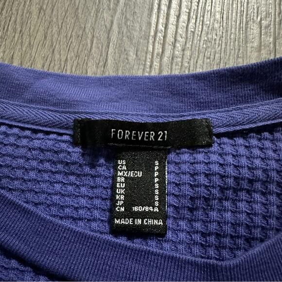 Forever 21 Purple Butterfly Waffle Knit‎ Butterfly Graphic Cropped Tee Sz S - Picture 6 of 9